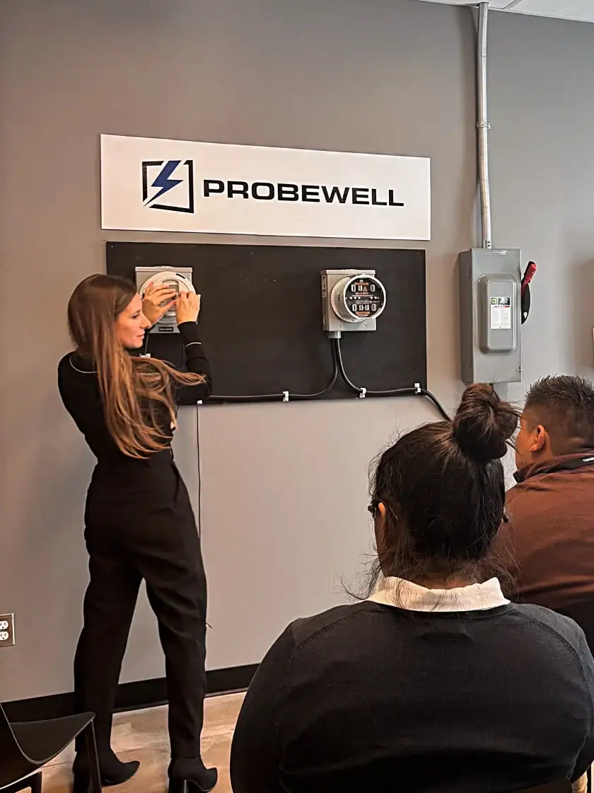 Mariana Napoli, giving a formation. Experiencia Probewell 2025